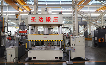 如何選擇定制200噸四柱液壓機(jī)？
